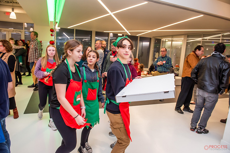 mariana-edelman-photography-process-technology-holiday-party-2023-332